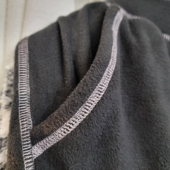 Koolaburra by Ugg Plaid Black and White Petite Medium Lounge Set - Picture 5 of 7